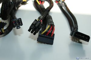 00057 SEASONIC PLATINUM  1KW XTREMEHARDWARE.COM